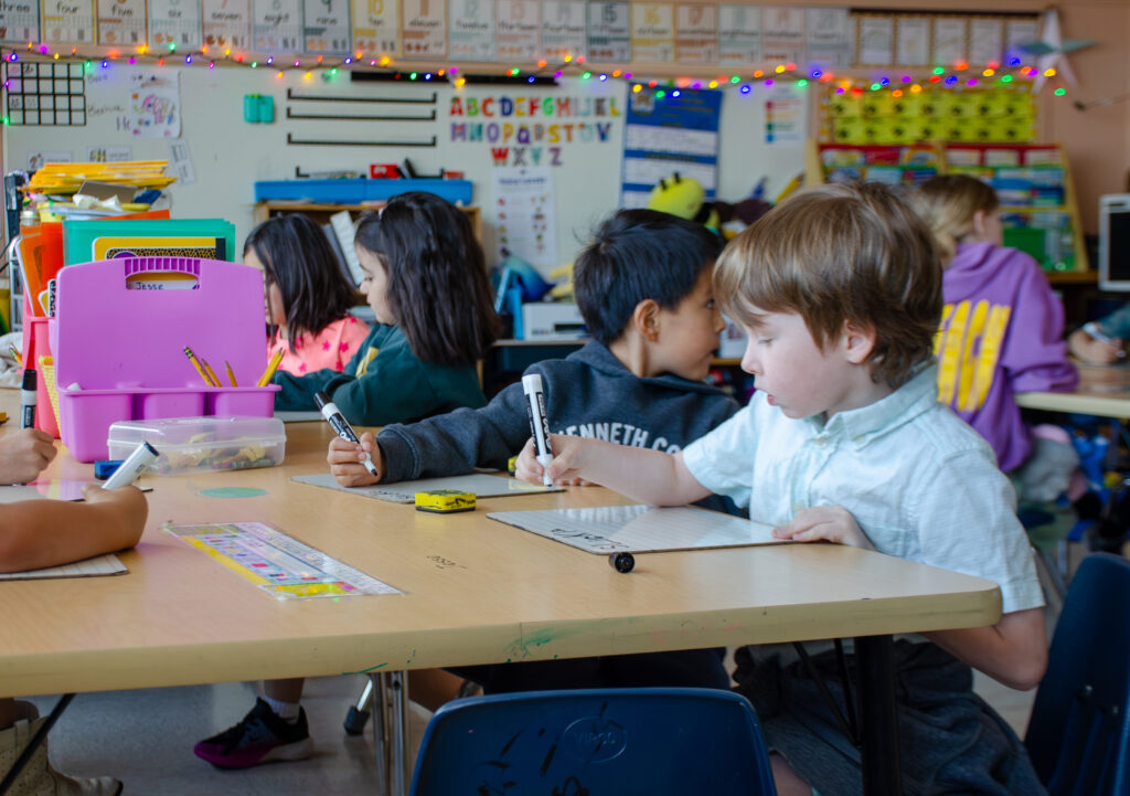 Keizer schools pilot new reading lessons